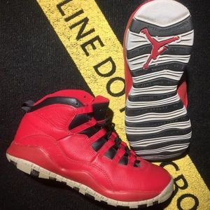 Air Jordan 10 Retro GS Bull Over Broadway